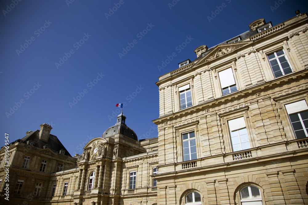 Fototapeta premium Authentic Paris building, France