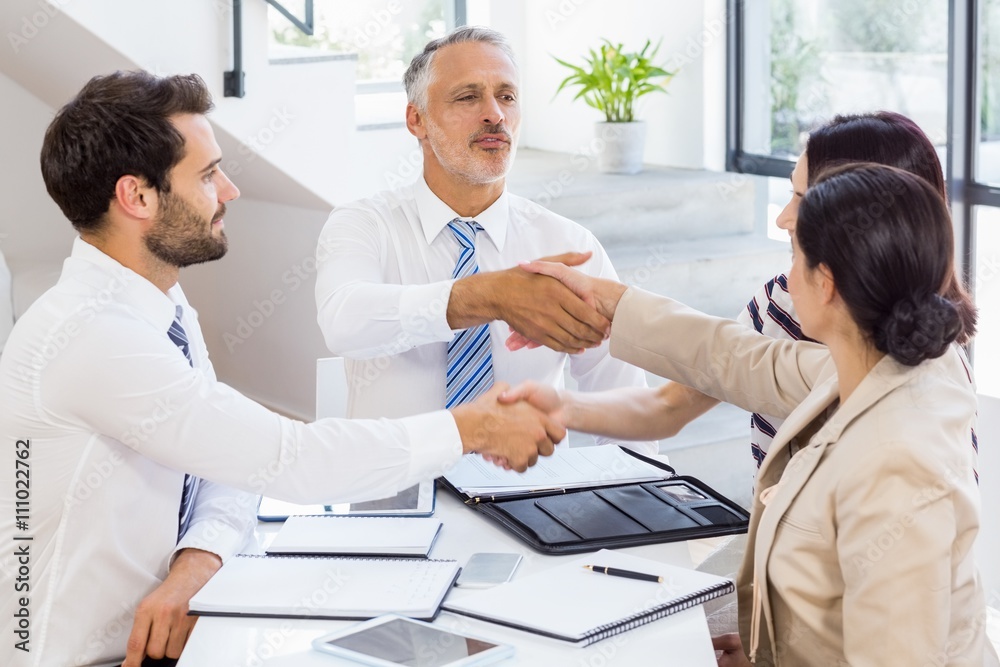 Obraz premium Workers are holding their hands 