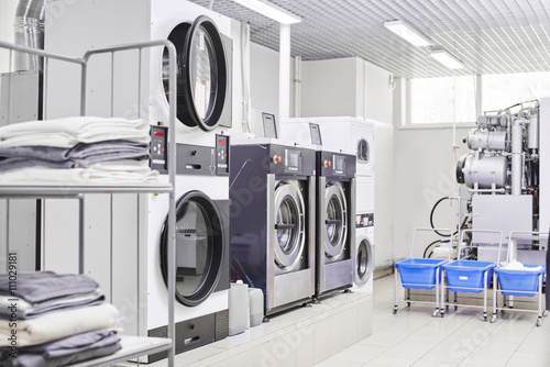 Obraz na płótnie Washing machine in dry cleaning