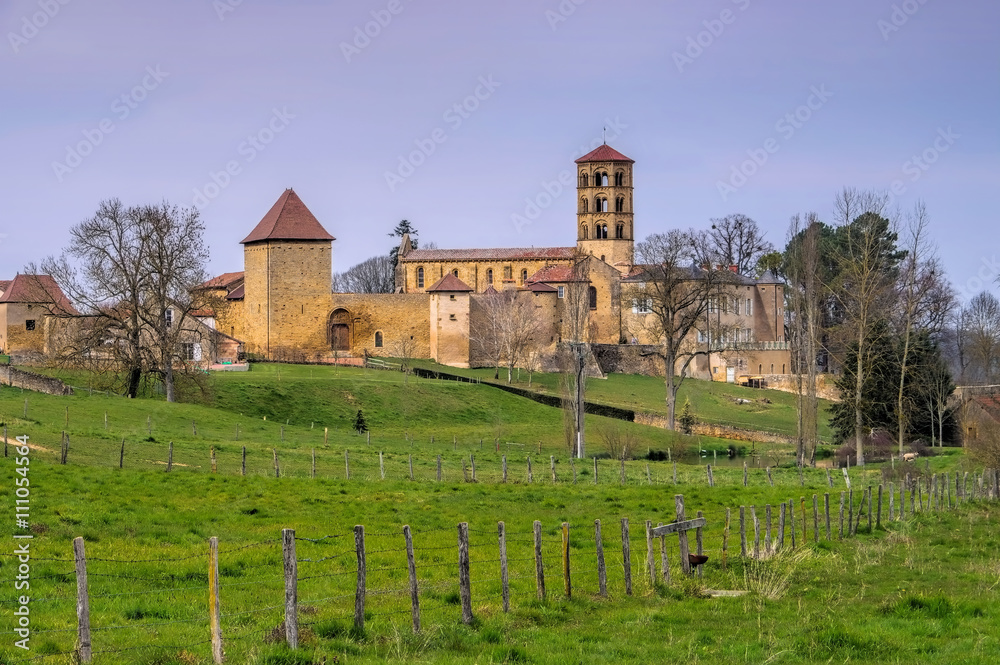 Anzy-le-Duc Kirche - Anzy-le-Duc church in France