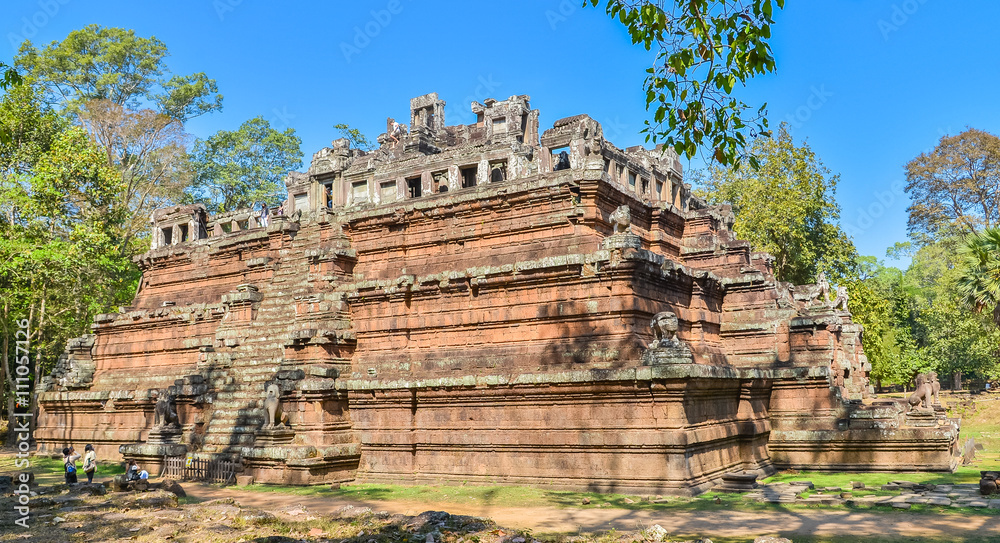 Phimeanakas, a Hindu temple in the Khleang style - Angkor, Cambodia