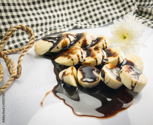 thai dessert choco banana