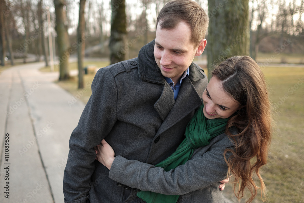 Fototapeta premium Elvis and Diana - pre-wedding outdoor shooting session for a young couple