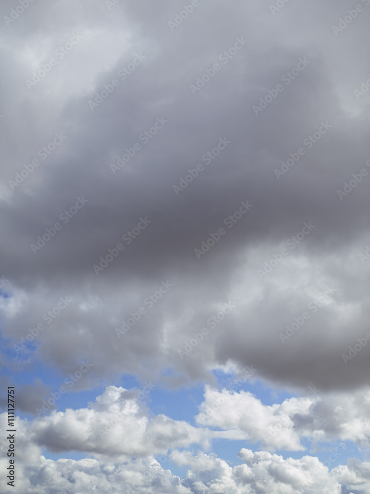 Obraz premium dark rainy clouds