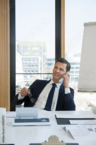 Geschäftsmann,Manager,Fenster,Flipchart,Anzug,Tisch,Schreibtisch photo