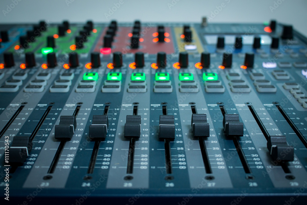 Mixer,Control of high-quality audio and equalizer volume on the mixer.