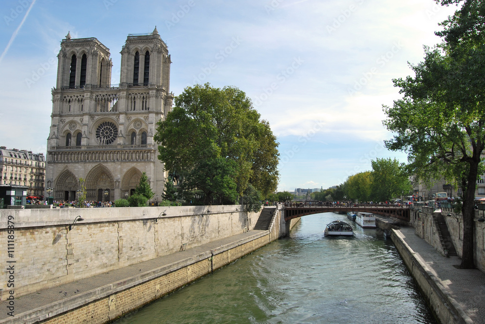 View of the Notre Dame church in Paris and the river Senna - Fra