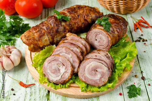 Meat loaf roll with garlic and pepper