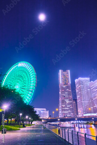 横浜の夜景 © 7maru