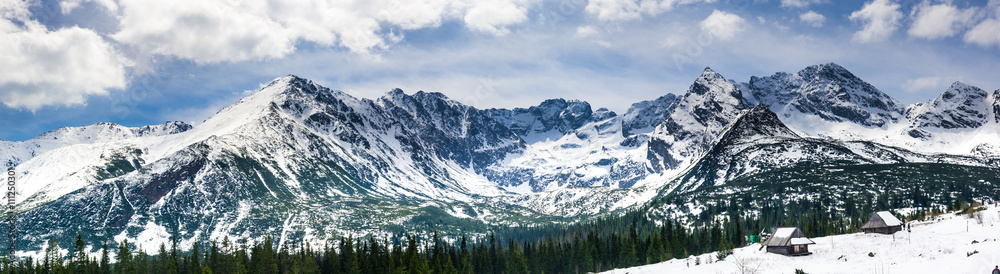 Naklejka premium Hala Gasienicowa in Tatra Mountains, spring season