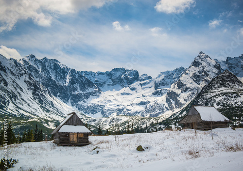 Fototapeta Naklejka Na Ścianę i Meble -  Hala Gasienicowa in Tatra Mountains, spring season
