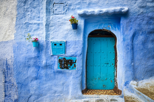 Detail of a door in the town of Chefchaouen, in Morocco © Tiago Fernandez