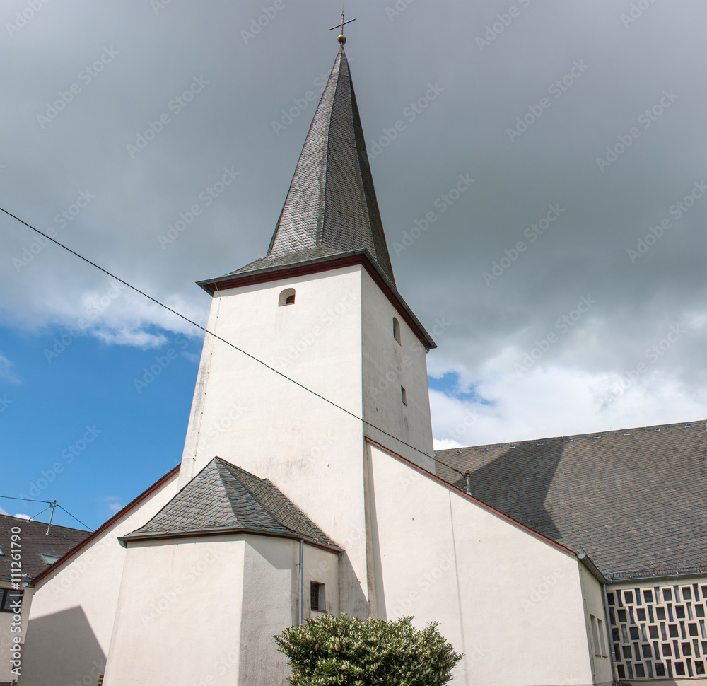 Fototapeta premium Katholische Kirche St. Hubertus Gevenich Rheinland-Pfalz