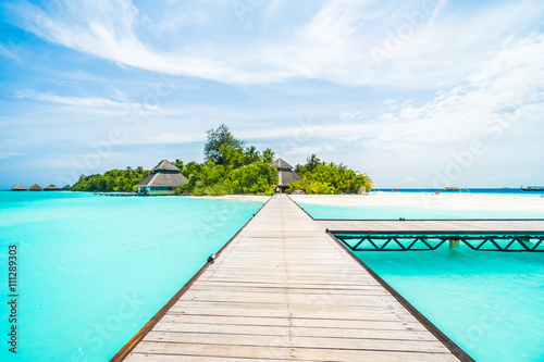 Maldives island © siraphol