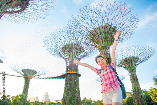 Canvas Print Happy Asia woman Travel in Singapore, Super Trees