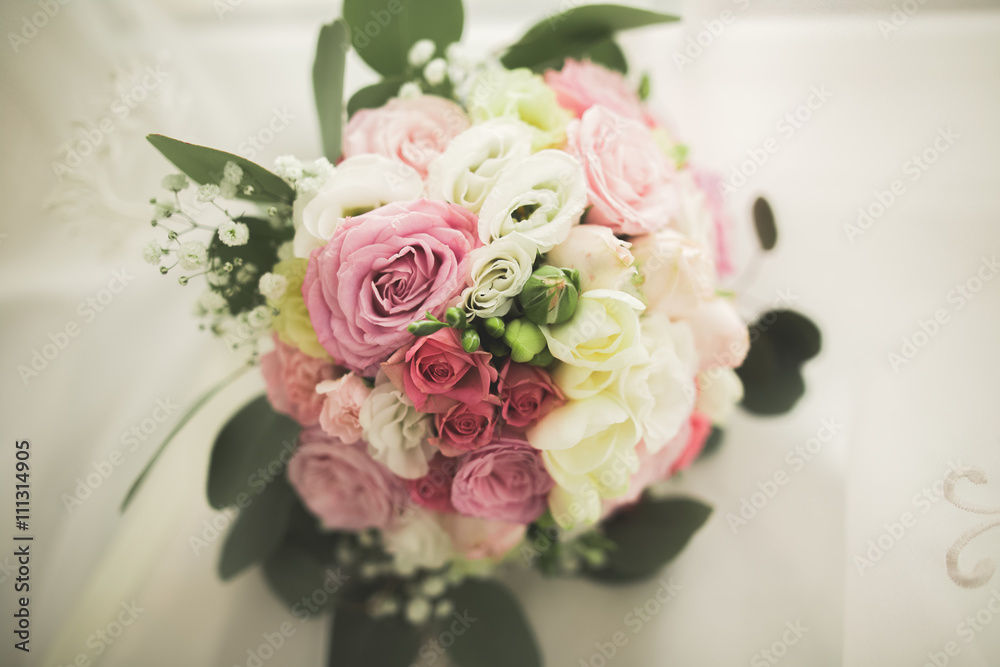 Obraz premium Wonderful luxury wedding bouquet of different flowers