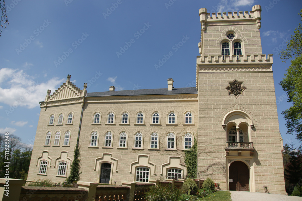 Fototapeta premium Beautiful Chyse Castle