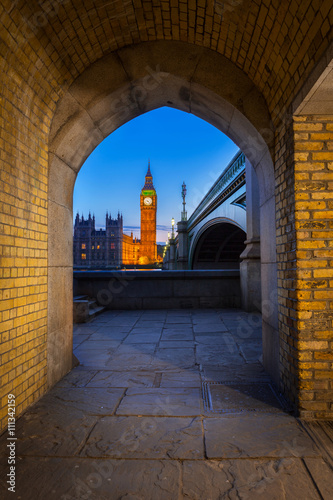 Big Ben and Westminster Bridge in London at night, UK © Patryk Kosmider