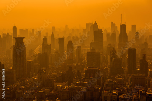 Plakat Panoramę Szanghaju w smogu.