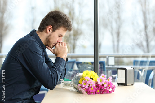 Man stood up in a date by his girlfriend