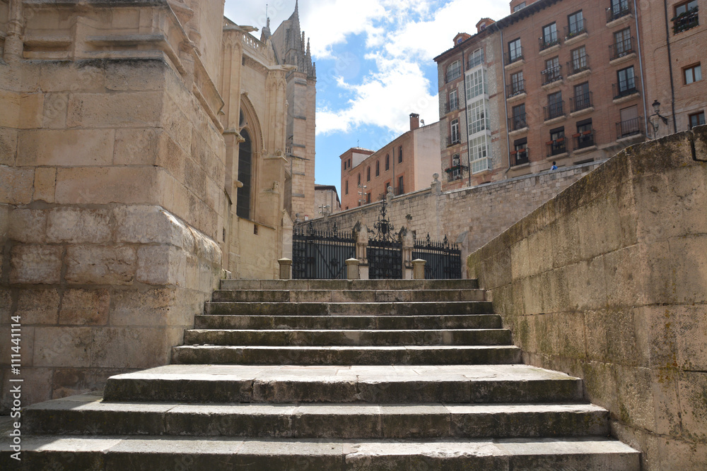 escaleras de piedra en la Catedral de Burgos