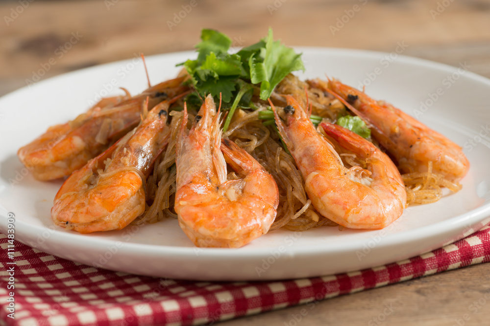 Shrimp baked with vermicelli, delicious Thai food. Shrimp baked with vermicelli, delicious Thai food.