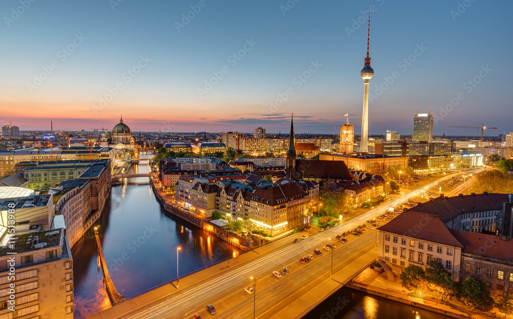 Fototapeta premium Dawn at the heart of Berlin with the famous Television Tower