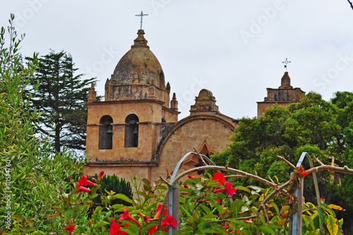 Carmel, California: la Basilica della Missione di San Carlo Borromeo il 16 giugno 2010. La Missione di Carmel è una chiesa cattolico romana costruita nel 1771 dai missionari francescani photo