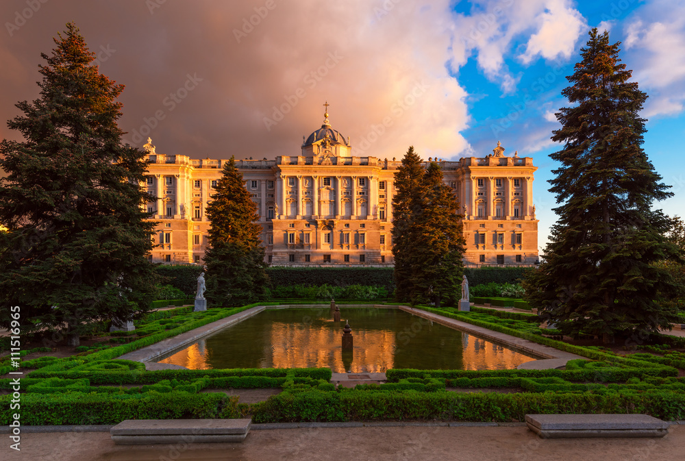 Naklejka premium Royal Palace of Madrid and Sabatini park in Madrid, Spain