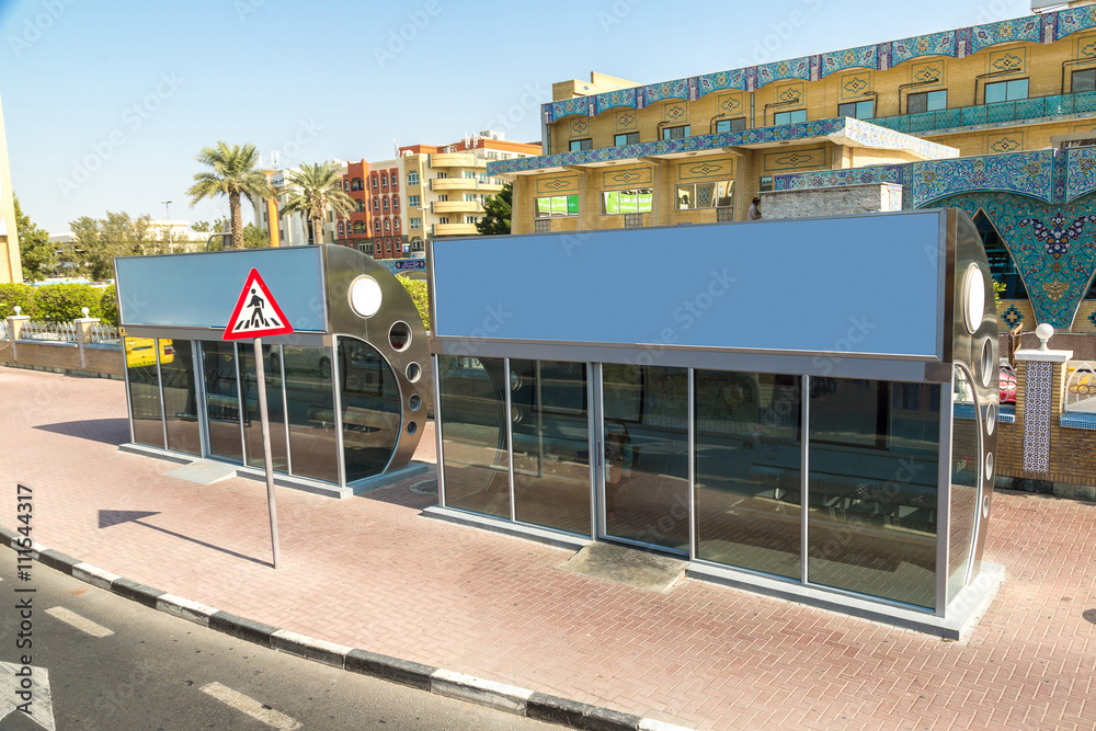 Obraz premium Bus stop in Dubai