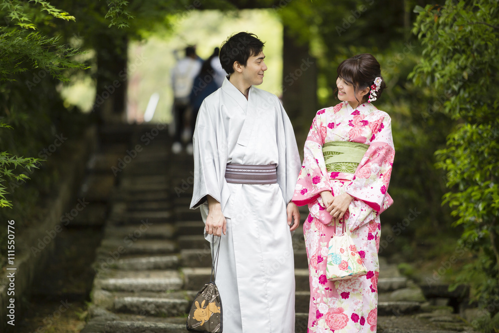 着物姿のカップル