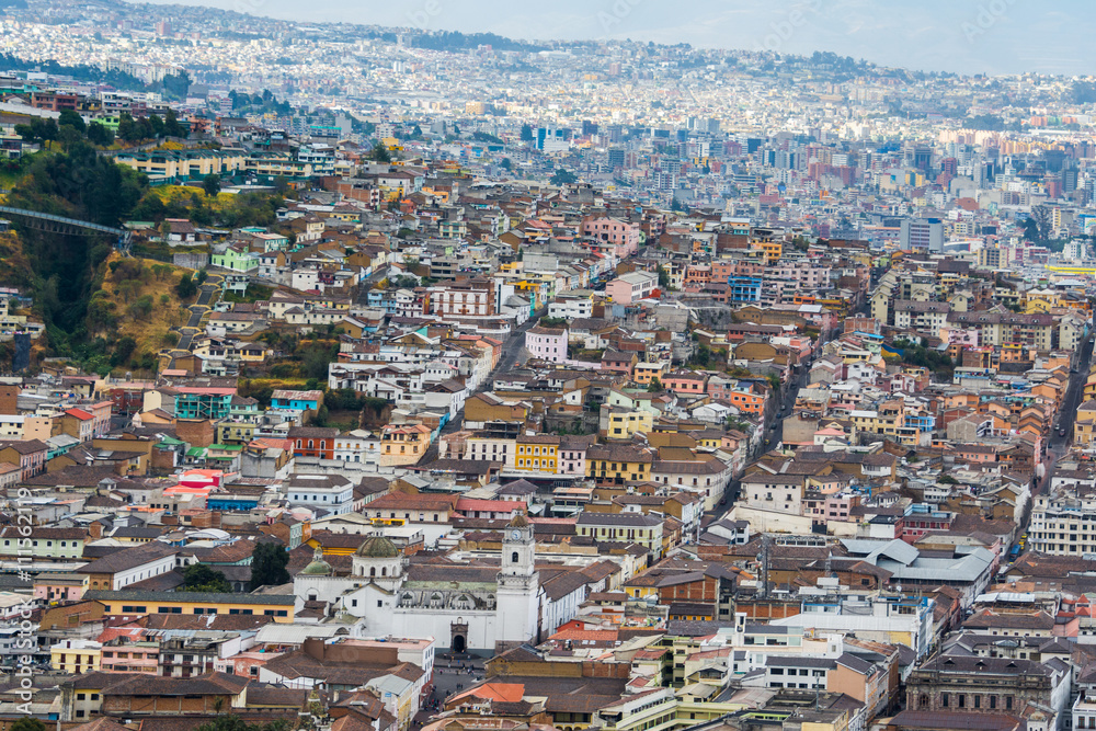 Obraz premium Centro Histórico de Quito visto desde El Panecillo, Ecuador