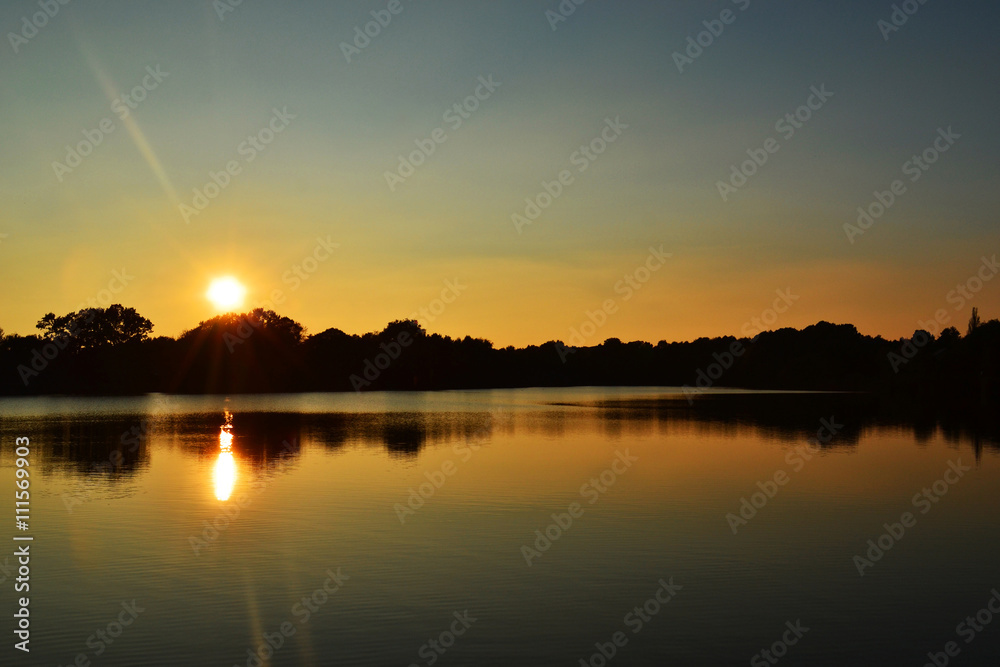Sonnenuntergang über dem See