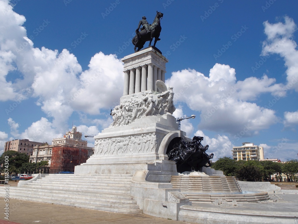 Fototapeta premium Statue General Máximo Gómes