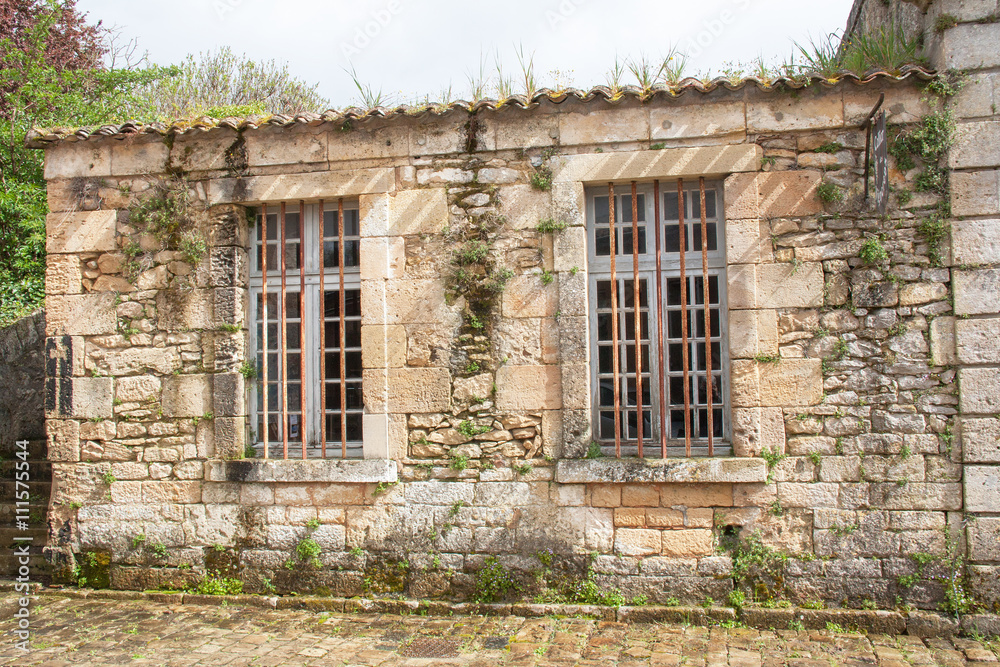 Blaye. Très vieux murs dans la citadelle. Gironde. France