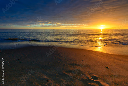 Fototapeta Naklejka Na Ścianę i Meble -  Tropical sunset at the beach