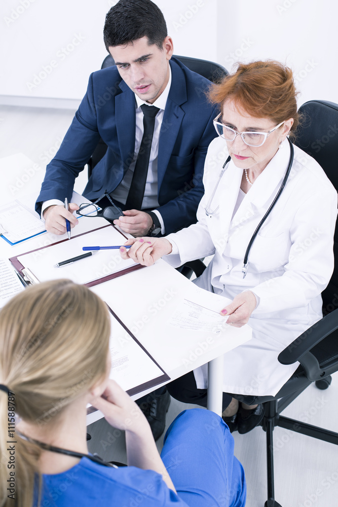 Fototapeta premium Doctor's meeting in office