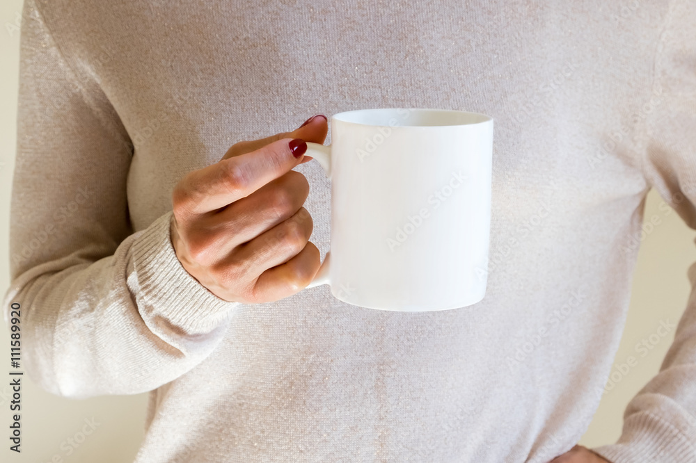 female holding a coffee mug, styled stock mockup photography female holding a coffee mug, styled stock mockup photography
