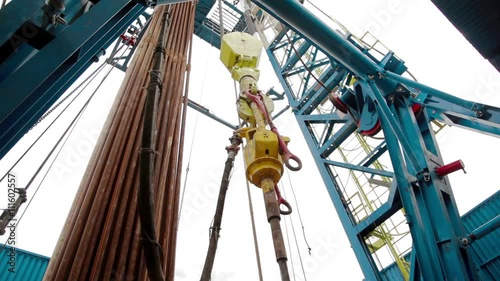 drilling rig Descent tubes with a crane