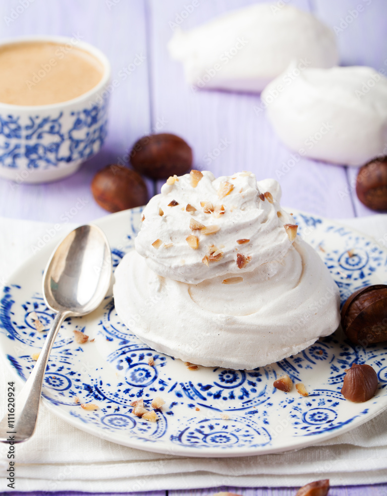 Meringue pavlova cake with chestnut cream Meringue pavlova cake with chestnut cream