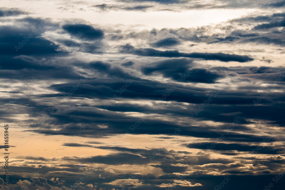 Obraz premium colorful dramatic sky with cloud at sunset