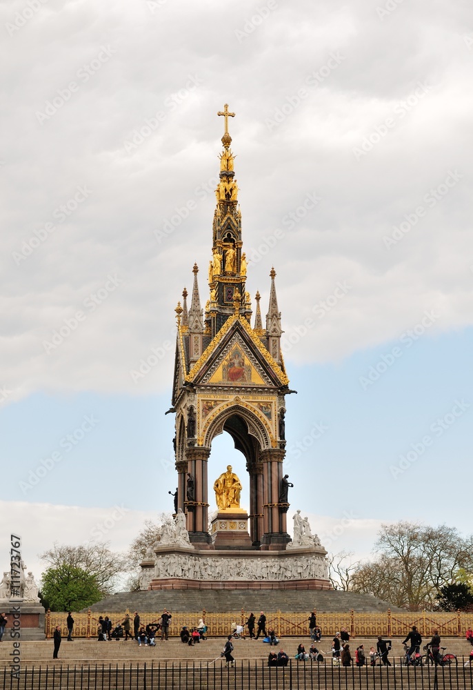 Albert Memorial in den Kensington Gardens in London 