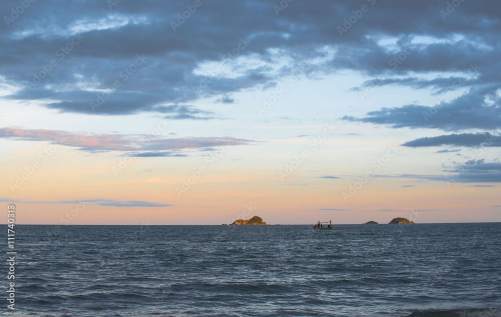 Obraz premium Fishing boats on the sea