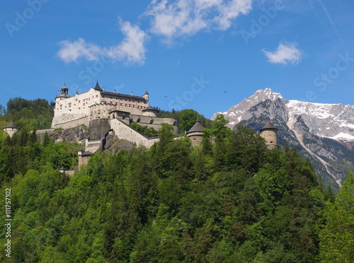 Burg Werfen mit Steinernem Meer   Salzburg     sterreich