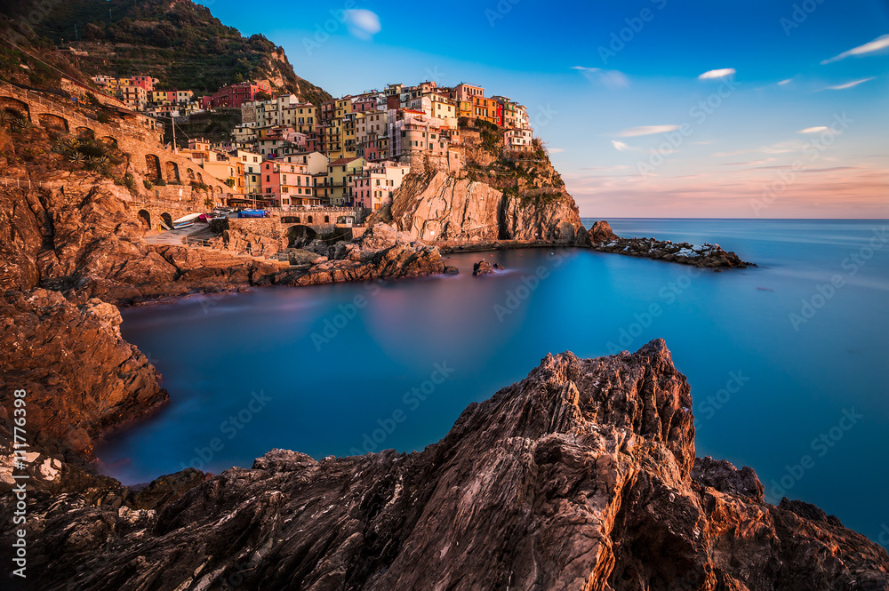Panoramic view of Manarola in Cinque Terre, Italy - obrazy, fototapety, plakaty 