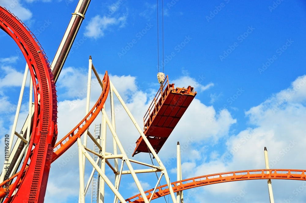 Montage einer Achterbahn StockFoto Adobe Stock
