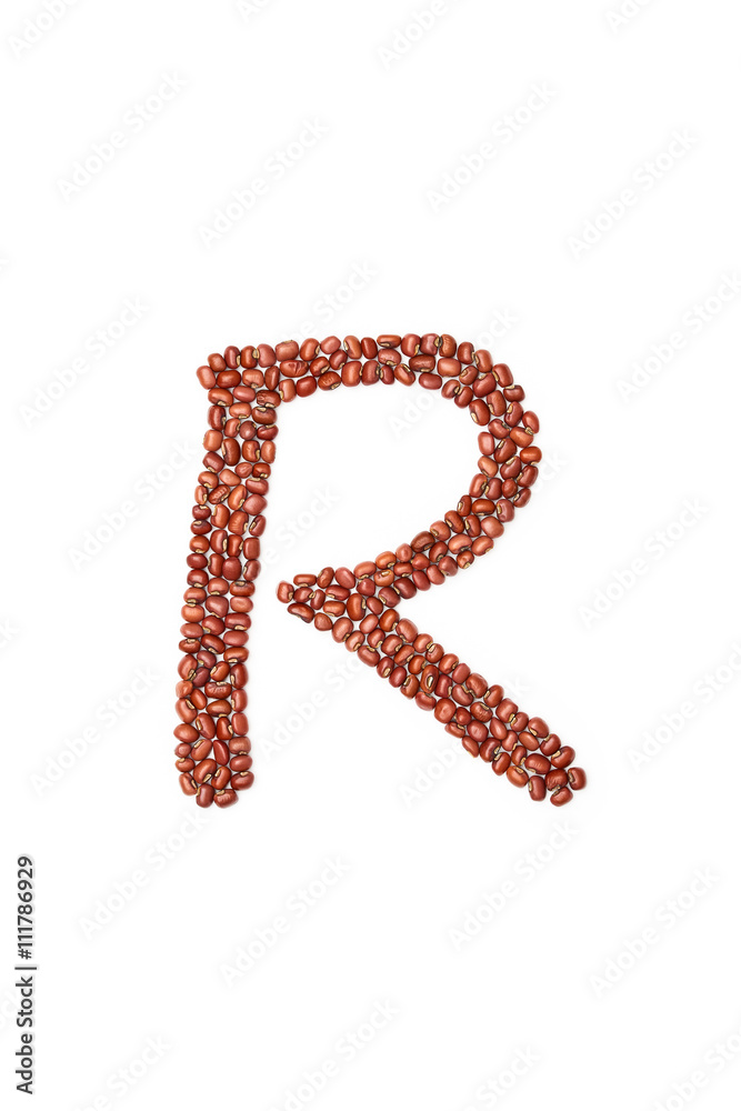 Buchstabe R aus Roten Bohnen auf weißen untergrund isoliert Buchstabe R aus Roten Bohnen auf weißen untergrund isoliert