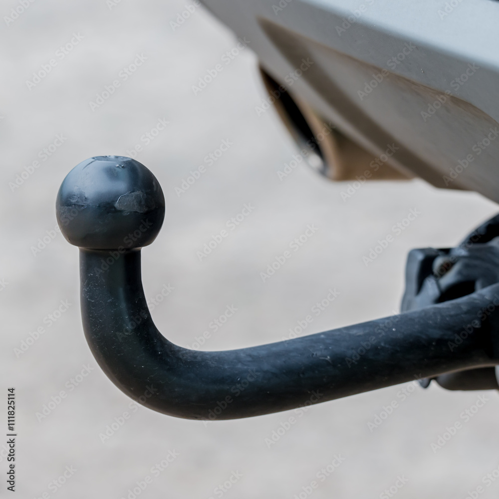 Anhängerkupplung an einem Auto PKW Stock-Foto | Adobe Stock