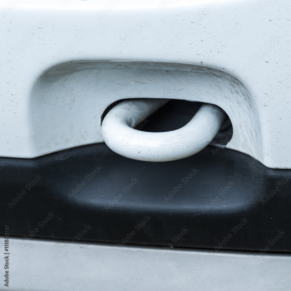Abschlepphaken oder Abschleppöse an einem Auto PKW Stock-Foto