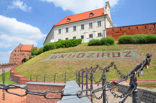 Historyczna brama wodna w Grudziądzu w Polsce